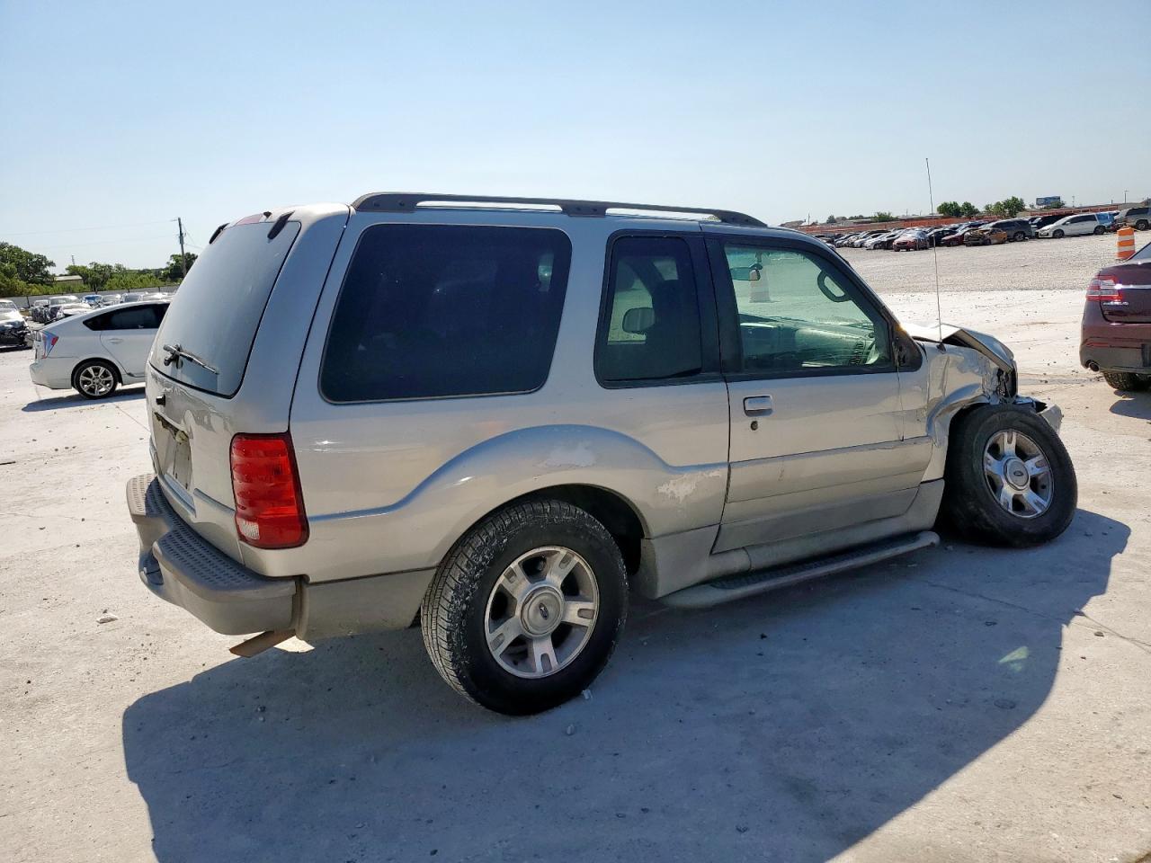2003 Ford Explorer Sport - Image 3