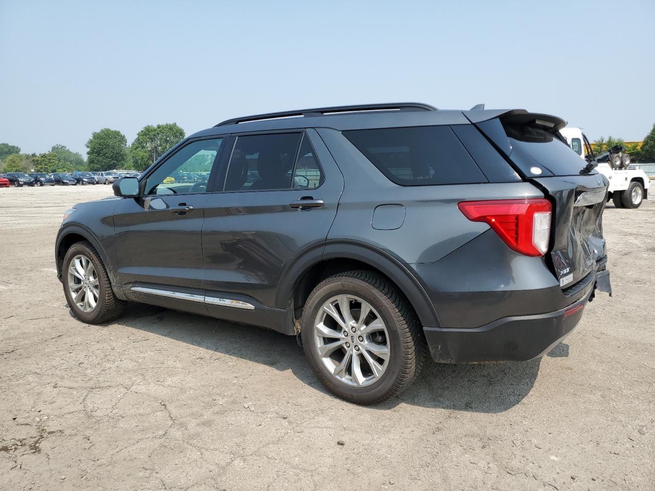 2020 Ford Explorer Xlt - Фото 2