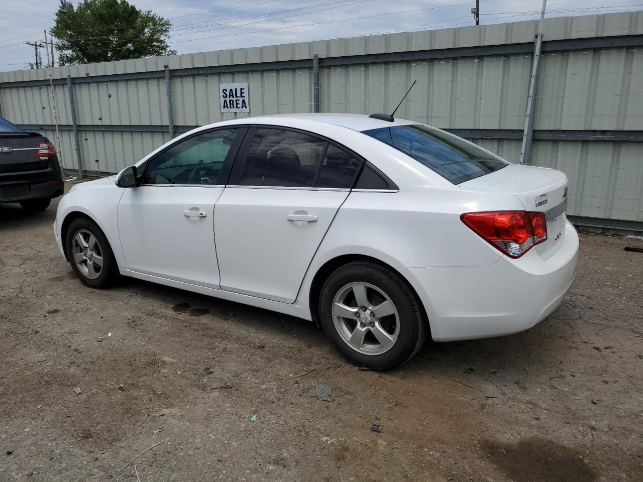 2015 Chevrolet Cruze Lt - Image 2