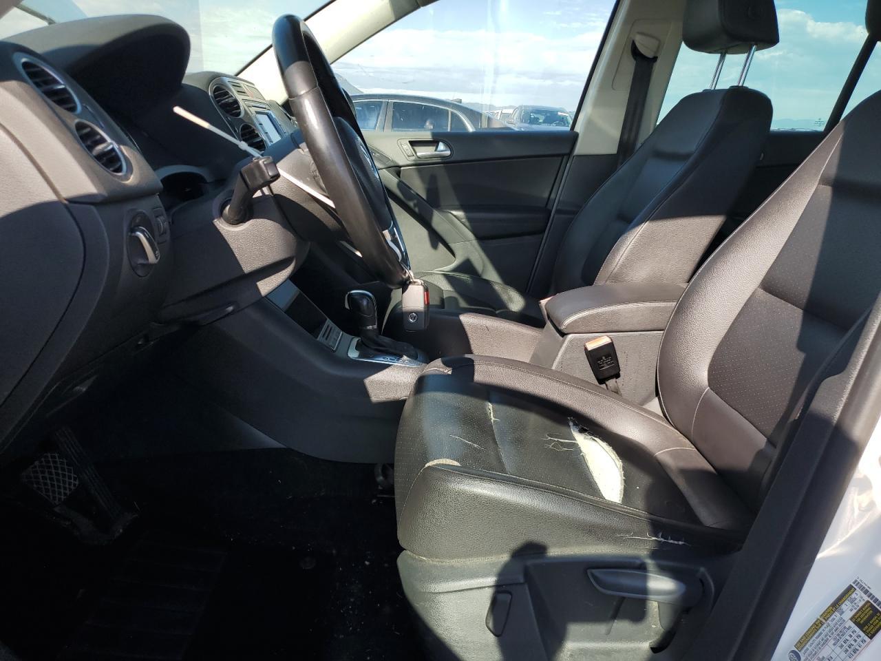 2011 Volkswagen Tiguan S - Image 7