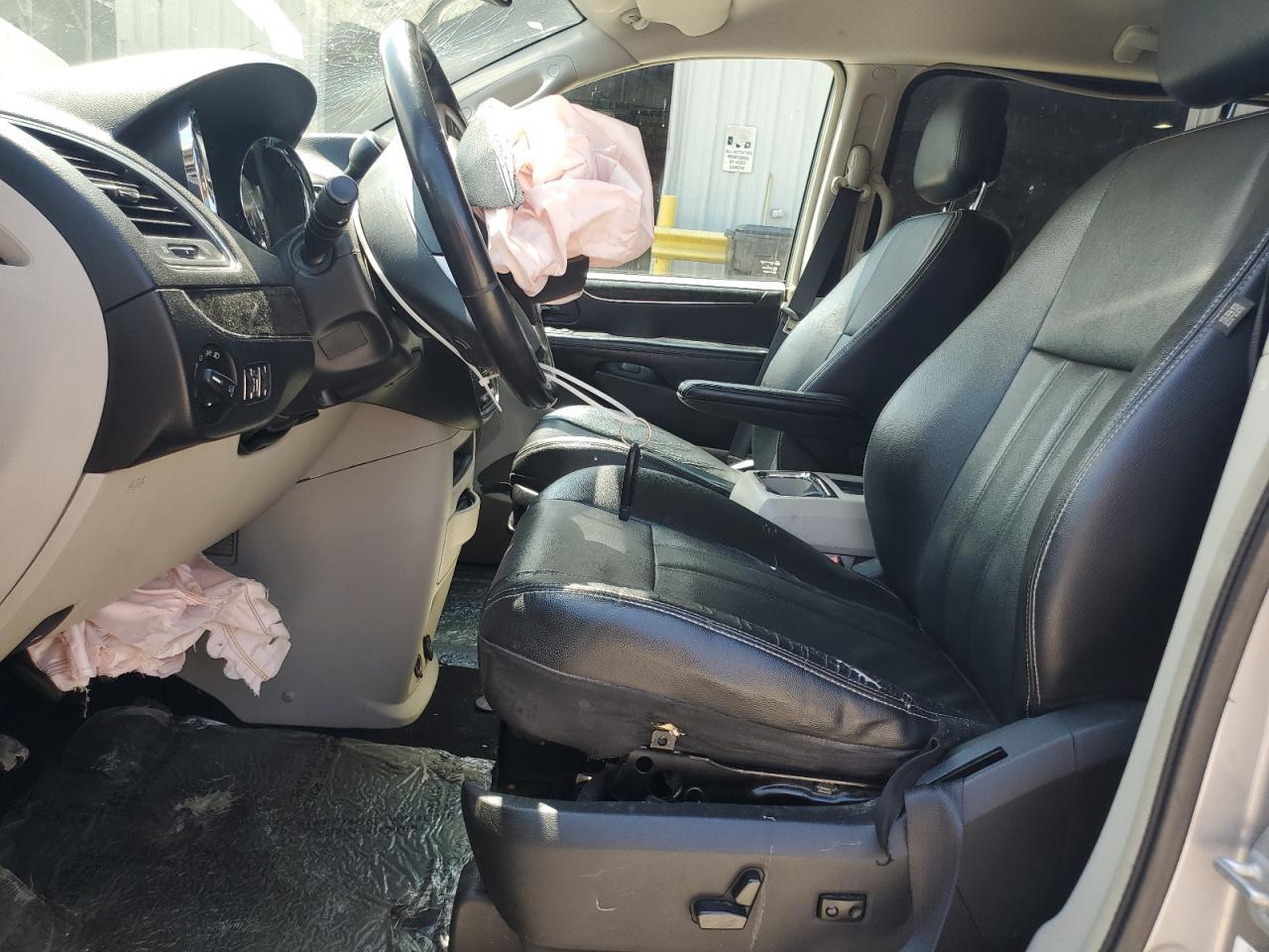 2014 Chrysler Town & Country Touring - Фото 7