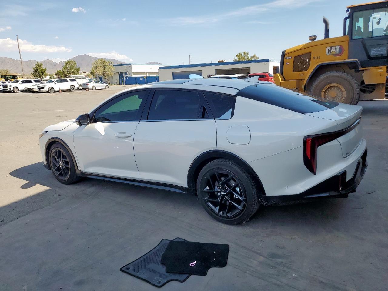 2025 Kia K4 Gt-Line Turbo - Image 2