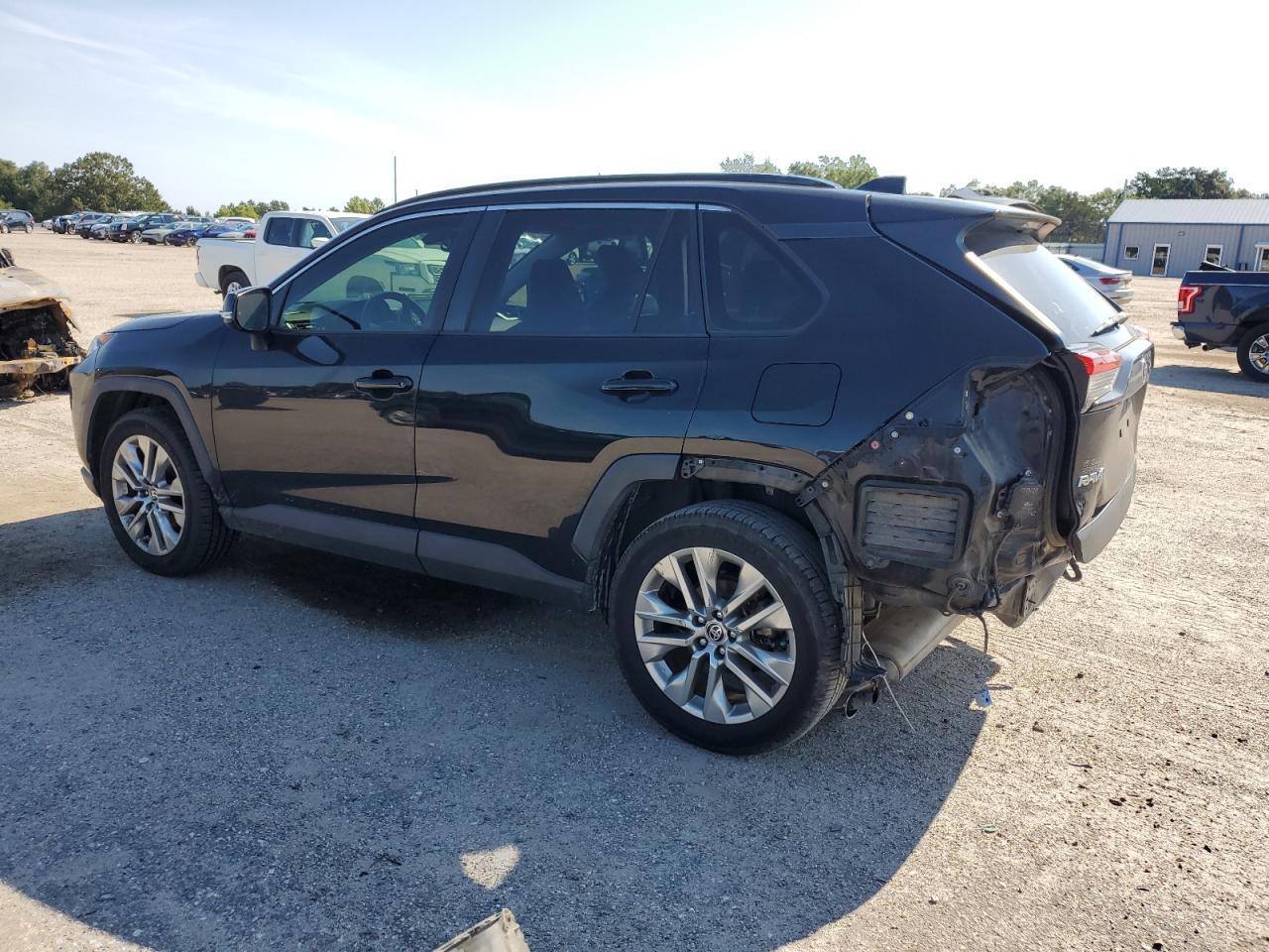 2020 Toyota Rav4 Xle Premium - Image 2