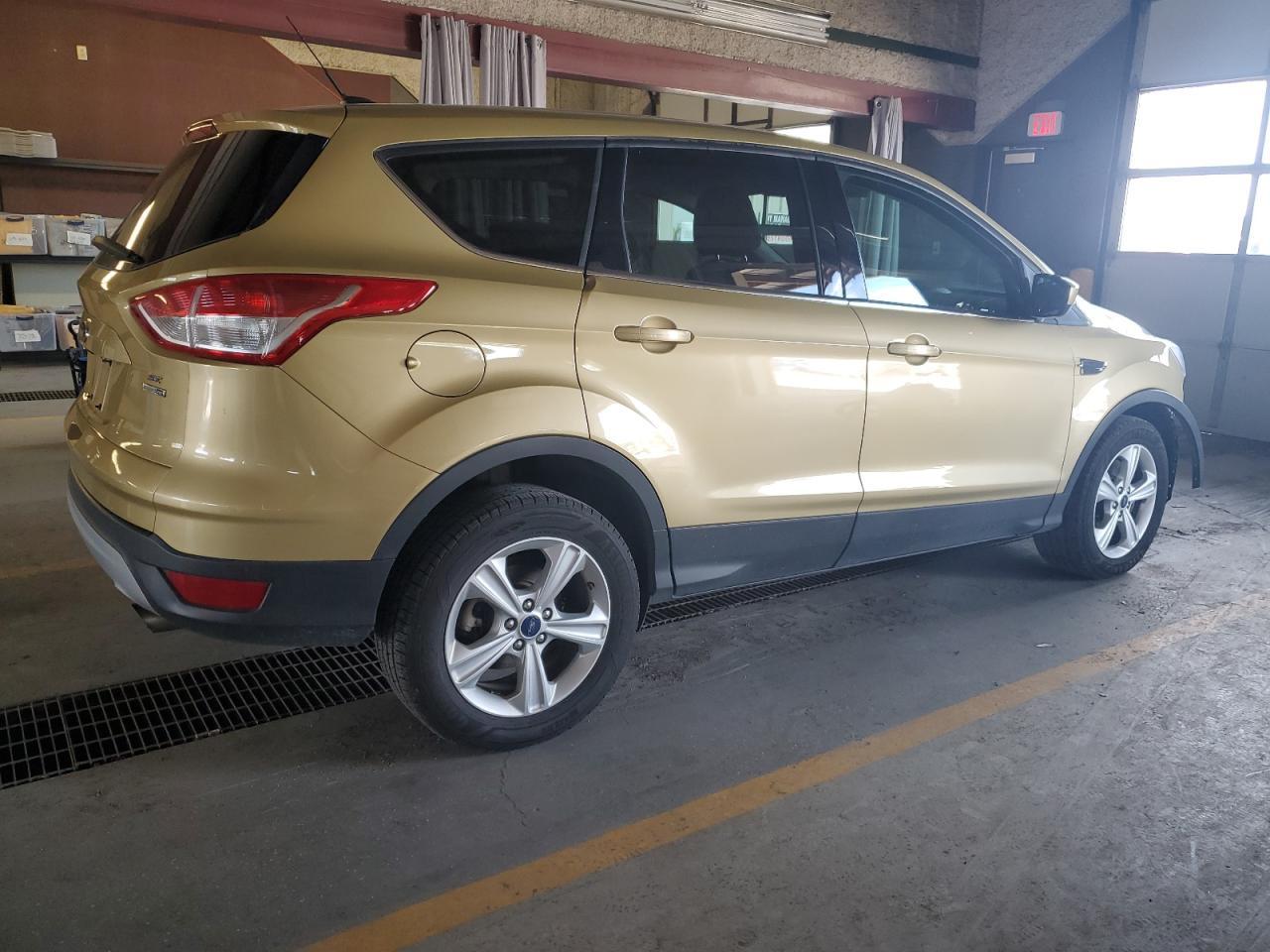 2014 Ford Escape Se - Image 3