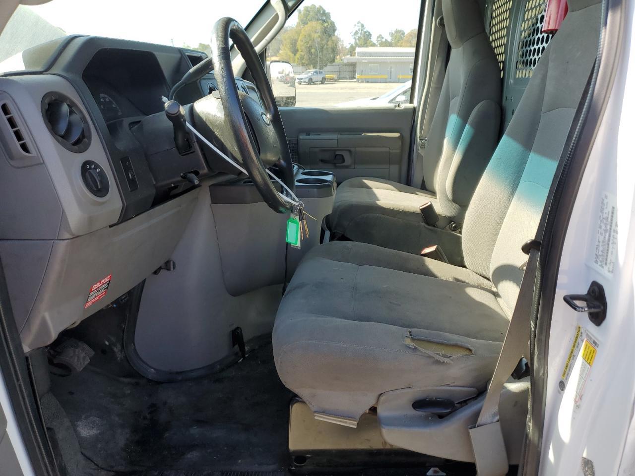 2014 Ford Econoline E250 Van - Фото 7