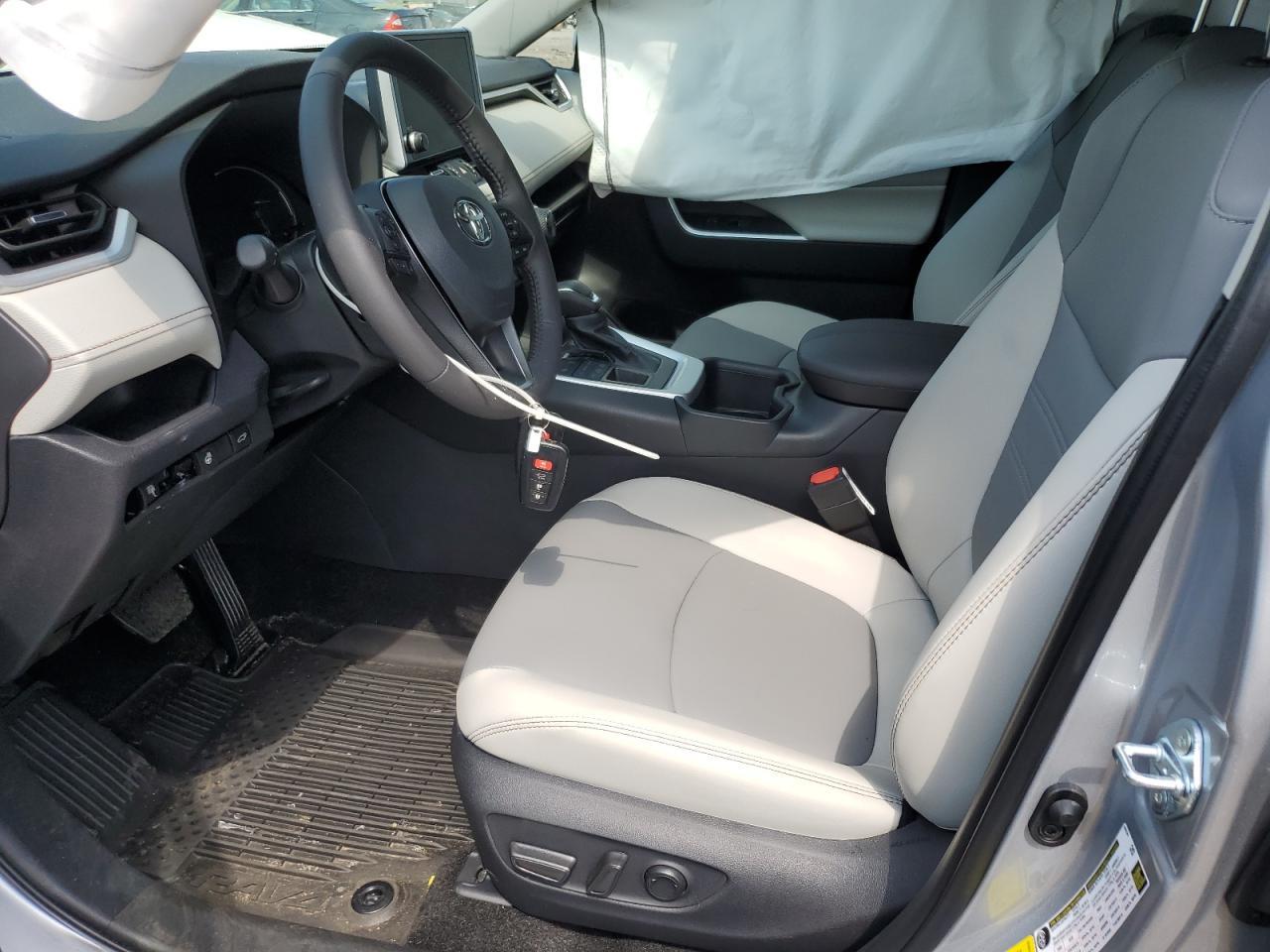 2025 Toyota Rav4 Xle Premium - Image 7