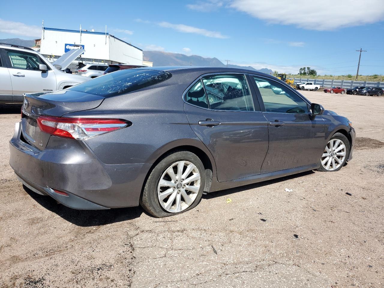 2018 Toyota Camry L - Фото 3