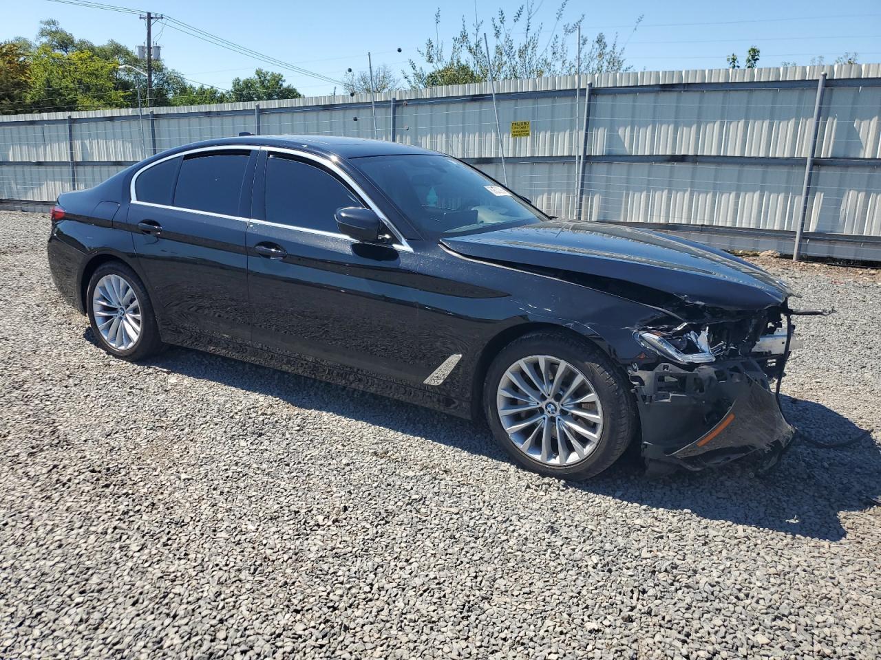 2022 BMW 530 Xi - Image 4