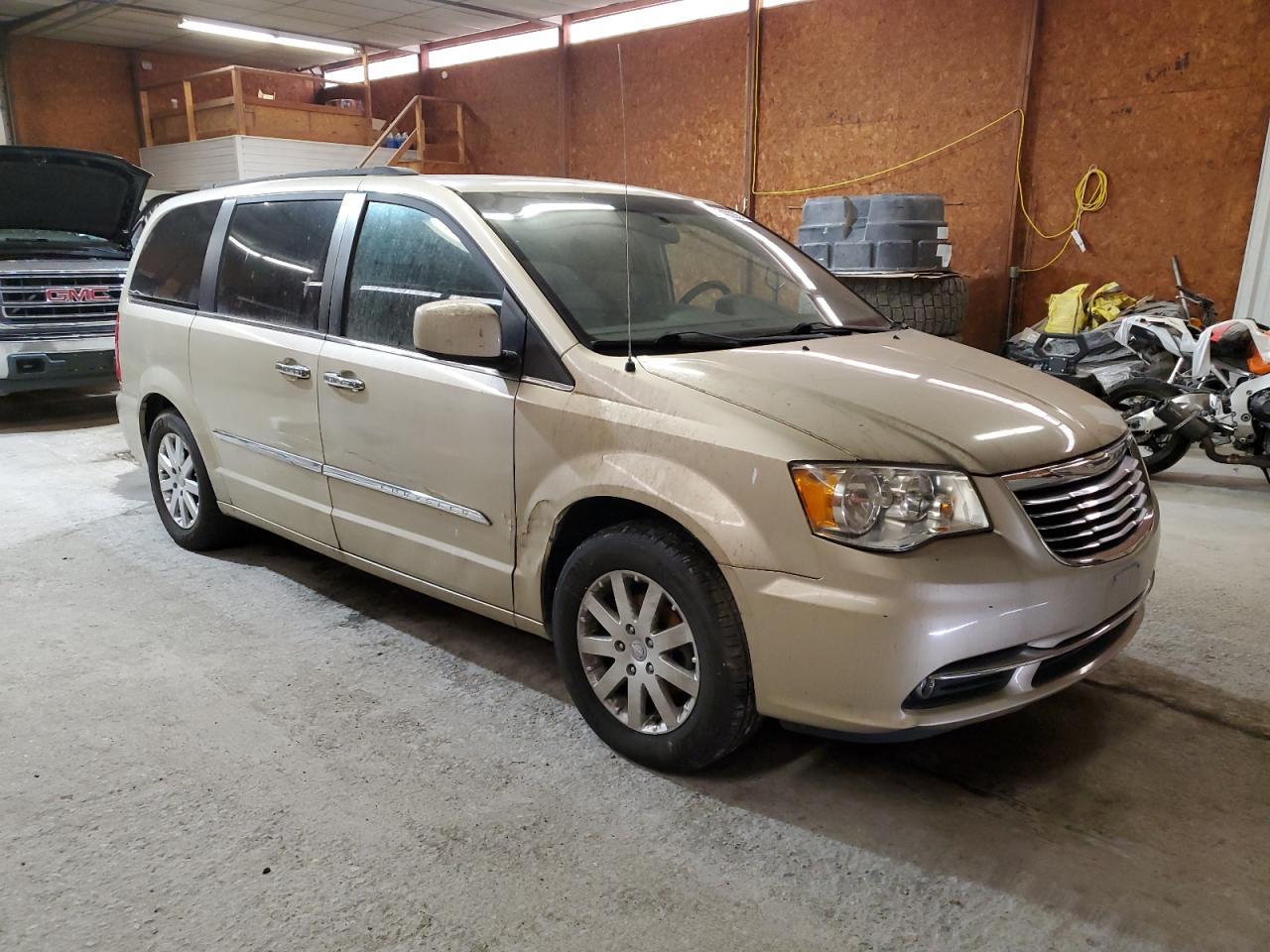 2011 Chrysler Town & Country Touring L - Image 4