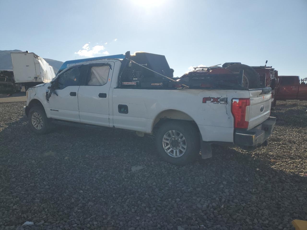 2017 Ford F250 Super Duty - Фото 2