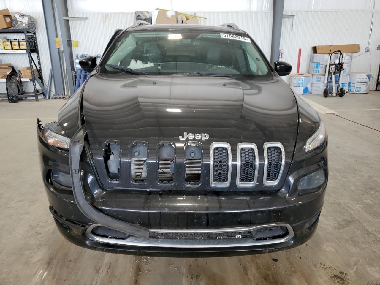 2018 Jeep Cherokee Overland - Image 5