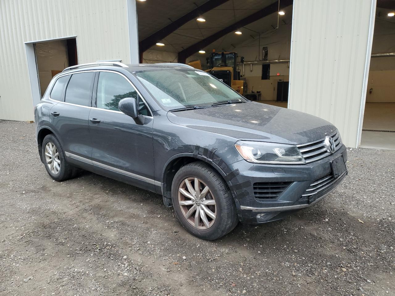 2015 Volkswagen Touareg V6 - Image 4
