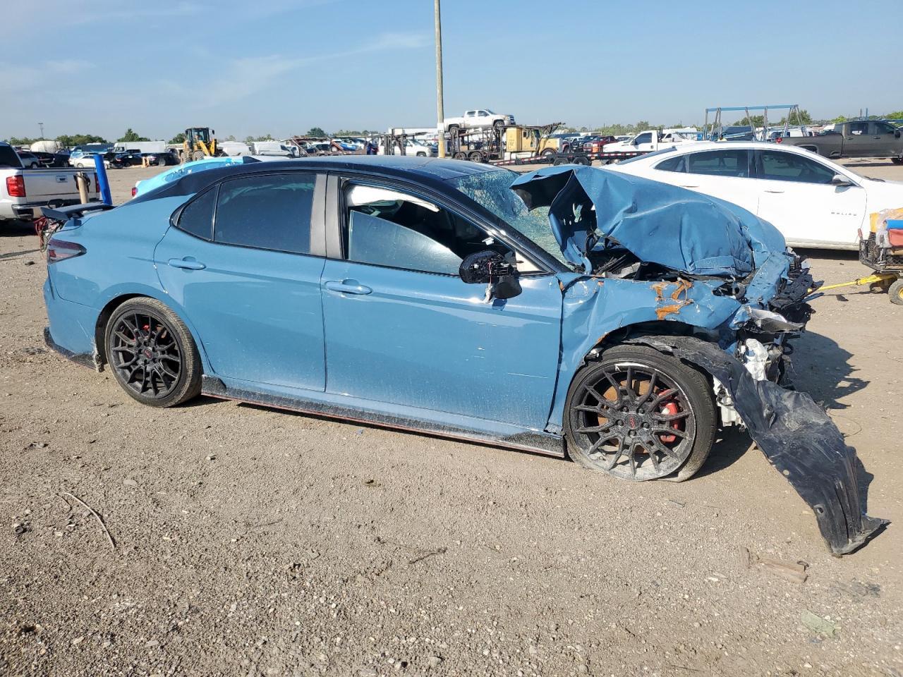 2022 Toyota Camry Trd - Фото 4