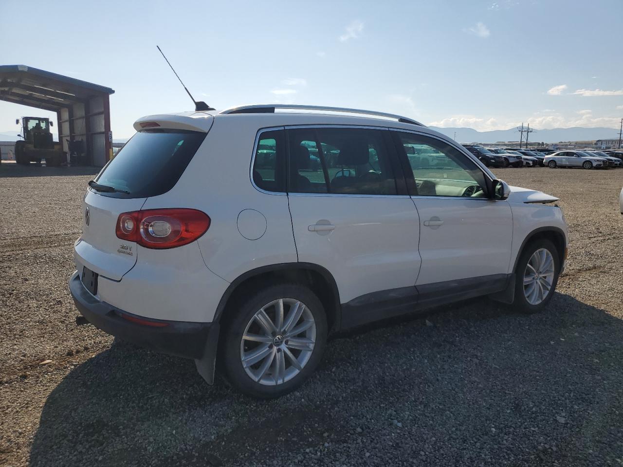 2011 Volkswagen Tiguan S - Image 3