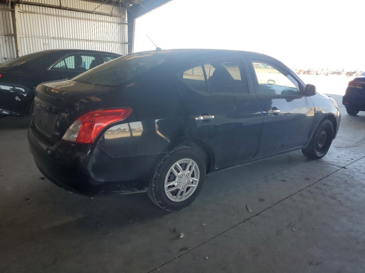 2012 Nissan Versa S - Фото 3