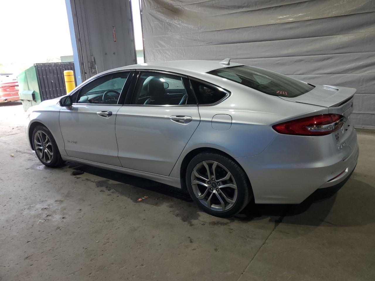 2019 Ford Fusion Titanium - Фото 2