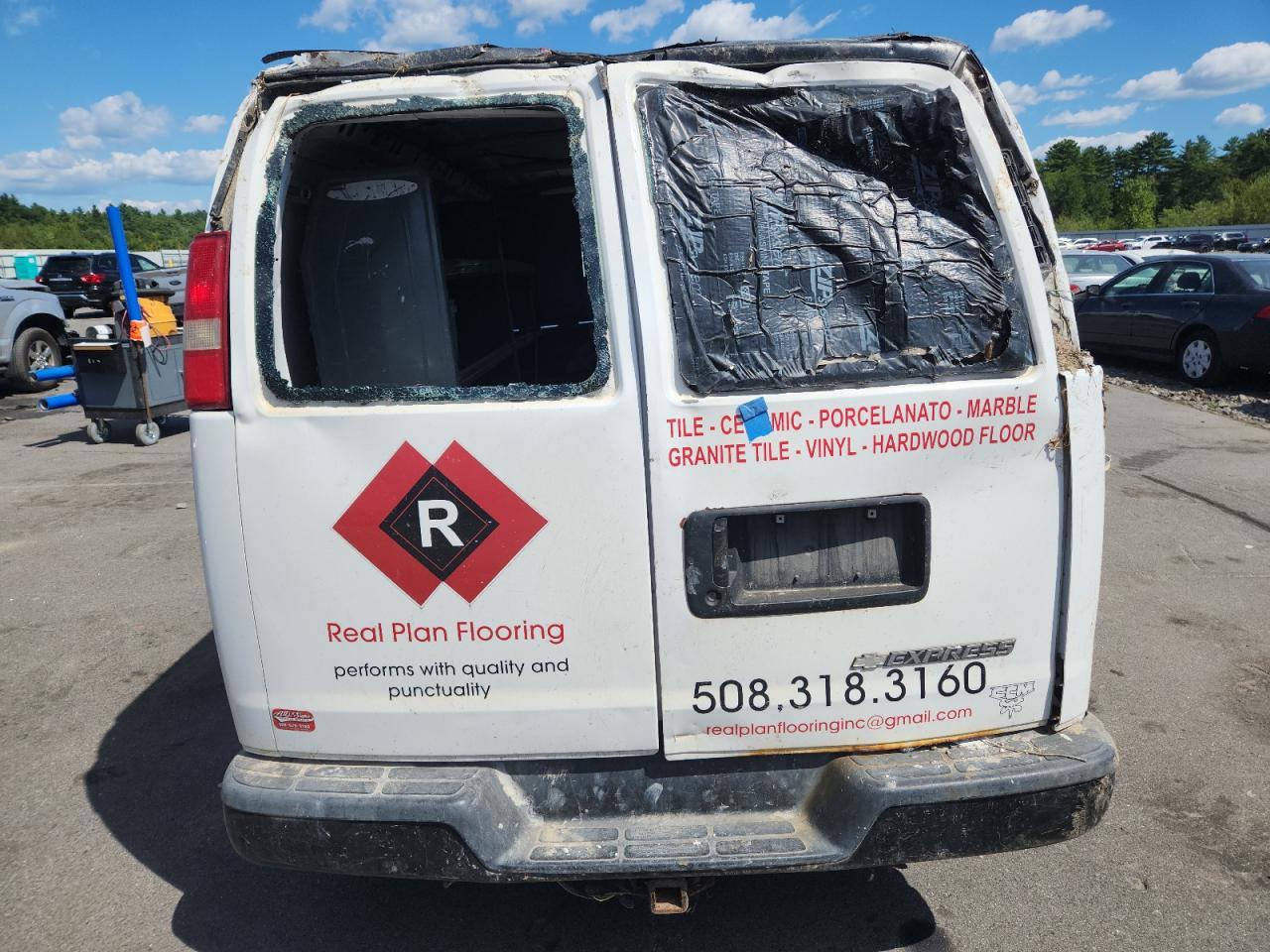 2010 Chevrolet Express G1500 - Фото 6