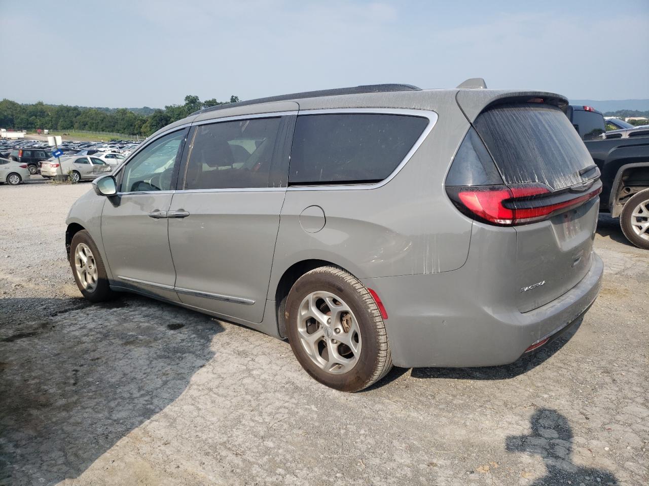 2022 Chrysler Pacifica Limited - Фото 2