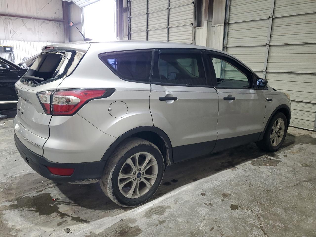 2017 Ford Escape S - Фото 3