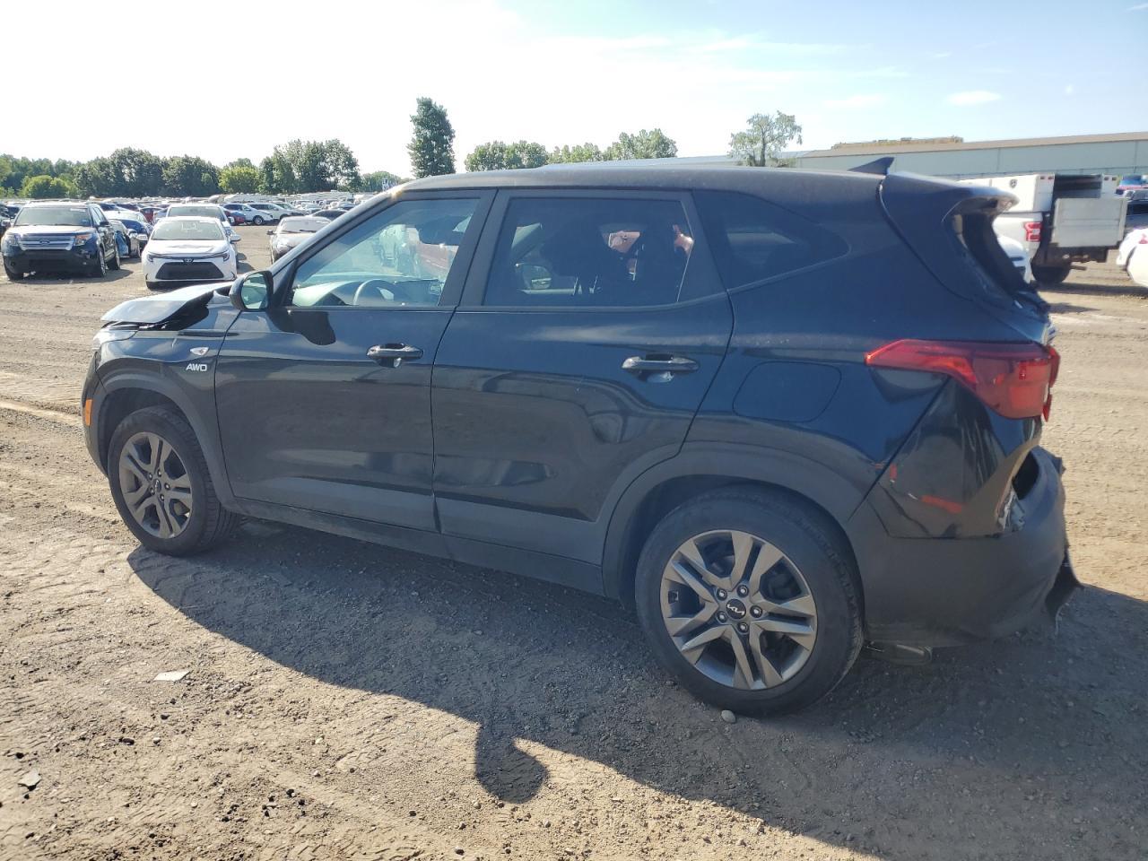 2022 Kia Seltos Lx - Image 2