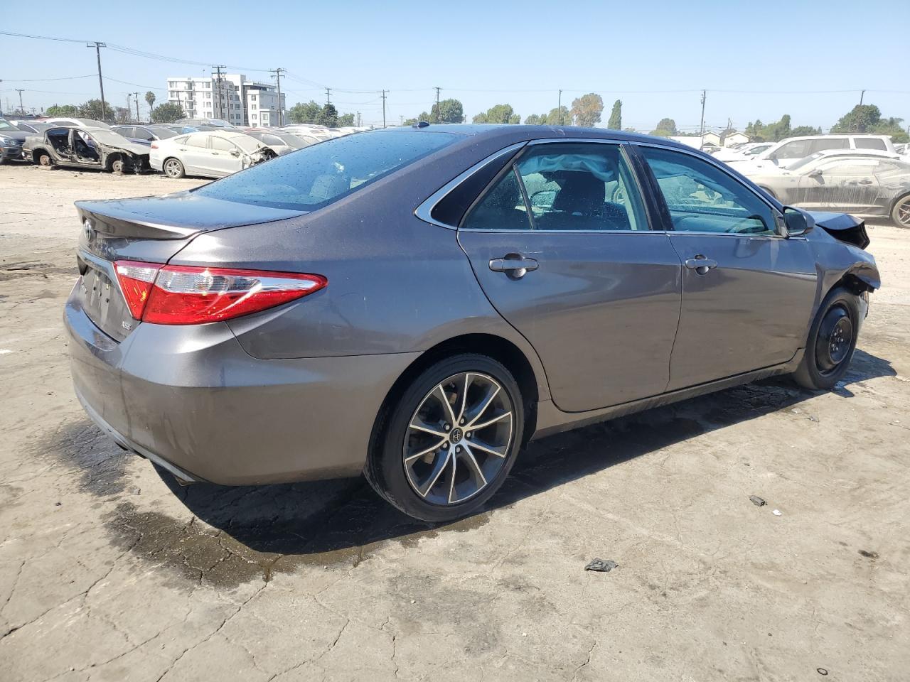 2016 Toyota Camry Le - Image 3