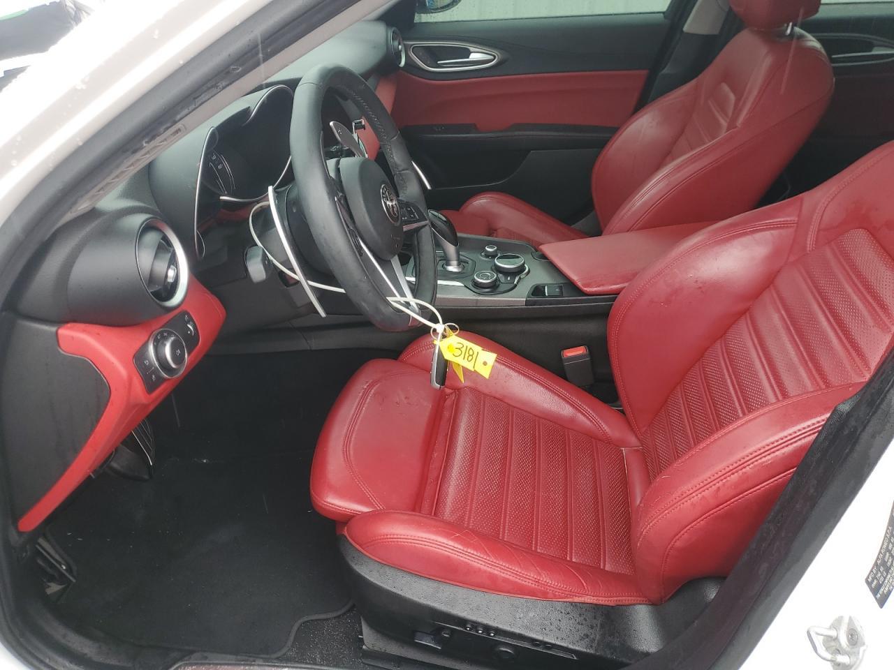 2019 Alfa Romeo Giulia Ti - Фото 7