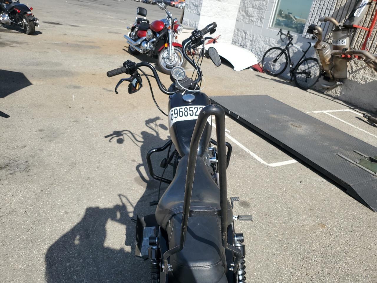 2010 Harley-Davidson Xl883 N - Фото 6