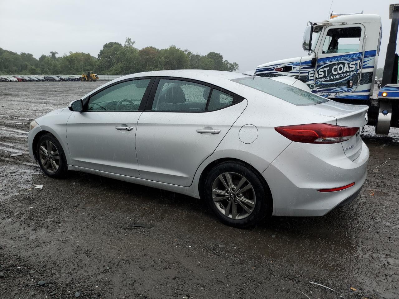 2017 Hyundai Elantra Se - Image 2