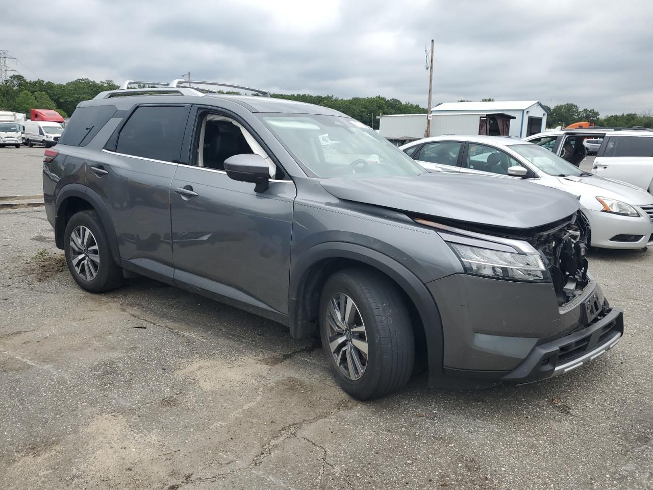 2024 Nissan Pathfinder Sl - Image 4