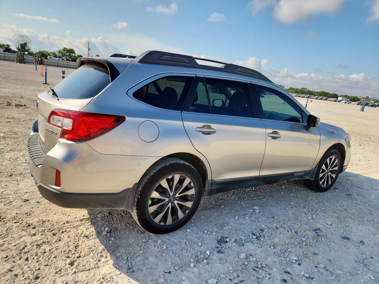 2015 Subaru Outback 2.5I Limited - Фото 3