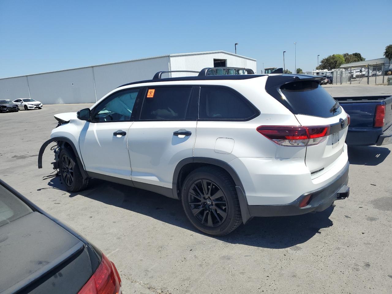2019 Toyota Highlander Se - Фото 2