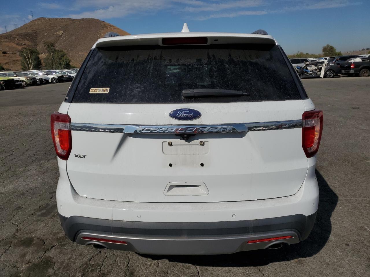2016 Ford Explorer Xlt - Image 6