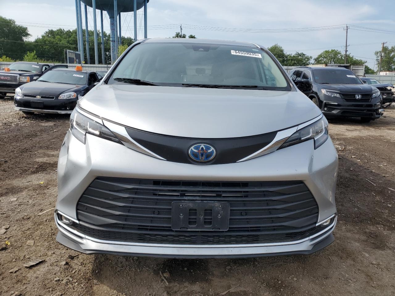 2022 Toyota Sienna Xle - Фото 5