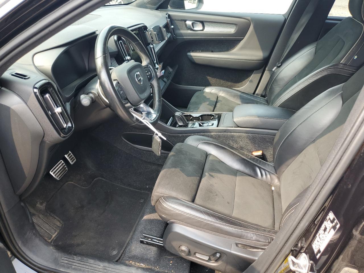 2021 Volvo Xc40 T5 R-Design - Image 7