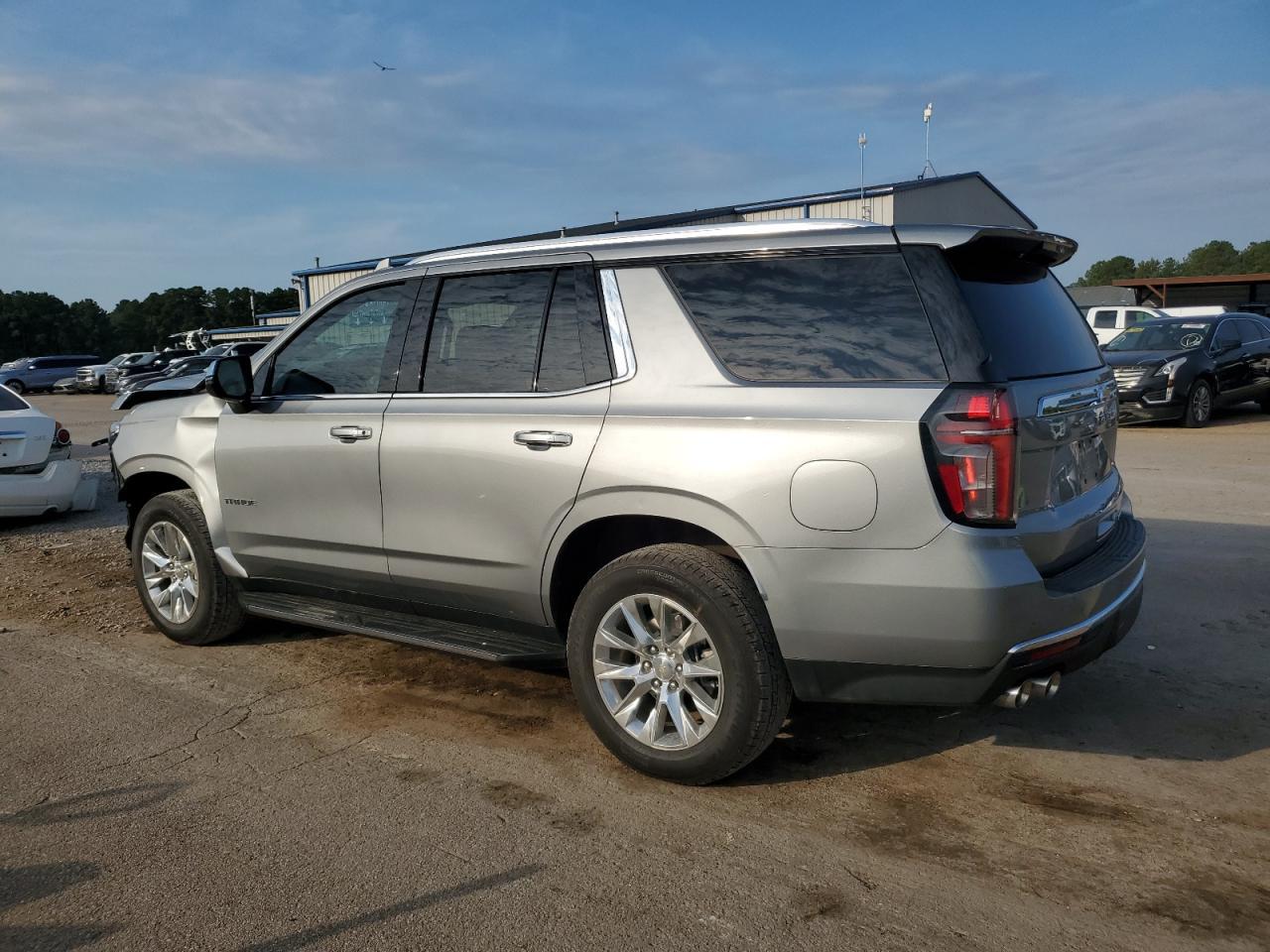 2023 Chevrolet Tahoe C1500 Premier - Фото 2