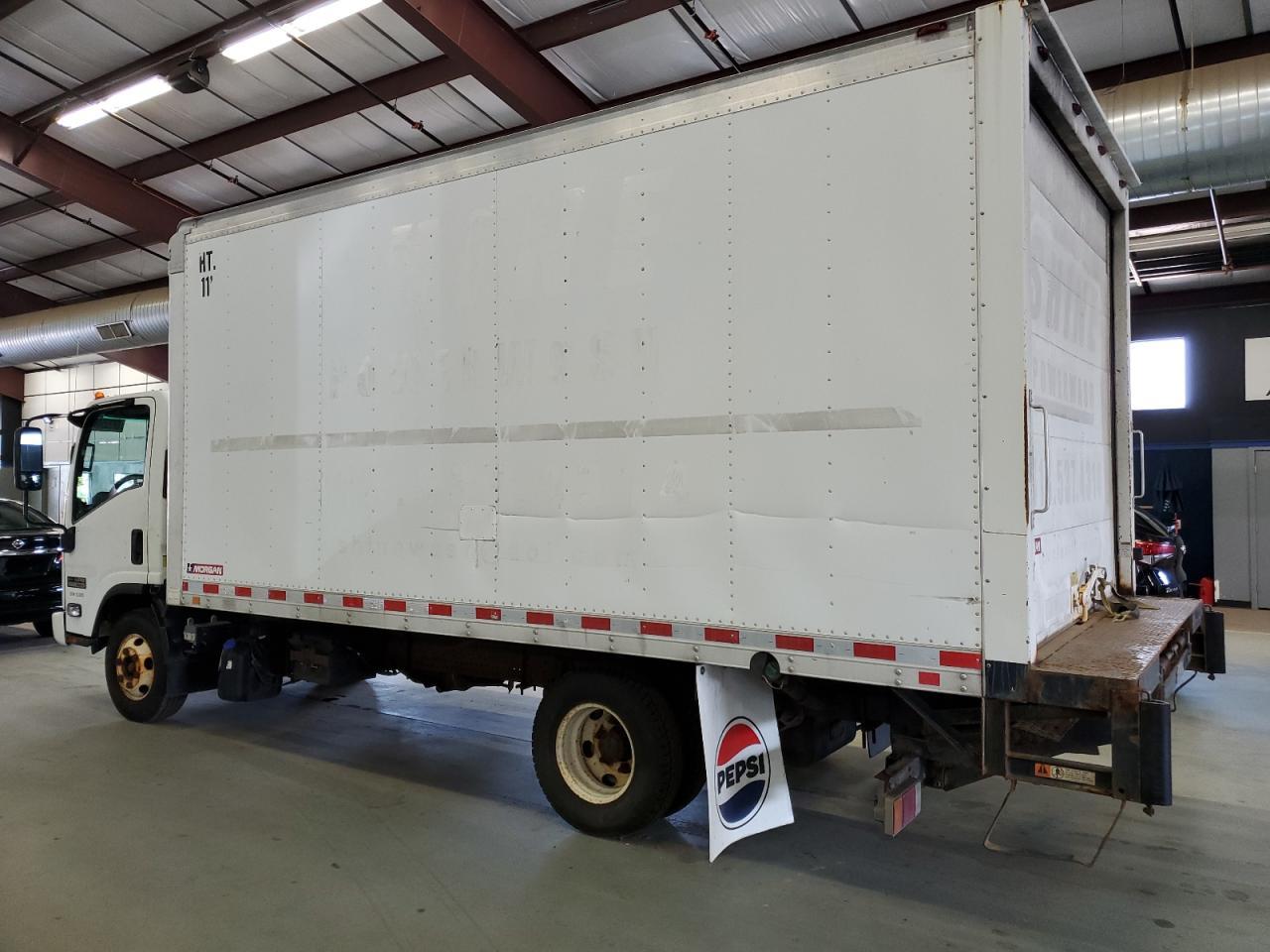 2014 Isuzu Npr - Image 2
