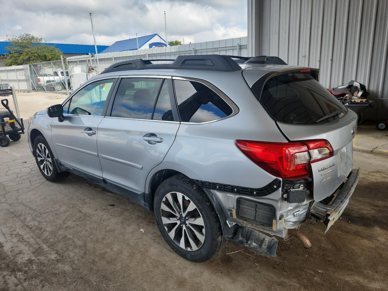 2016 Subaru Outback 2.5I Limited - Image 2