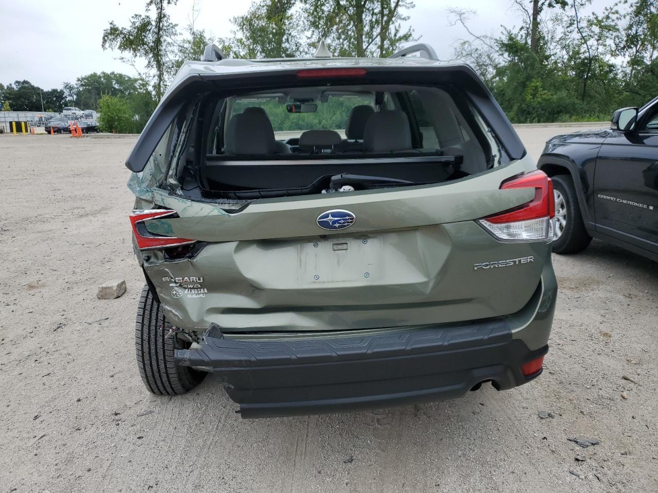 2020 Subaru Forester Premium - Image 6