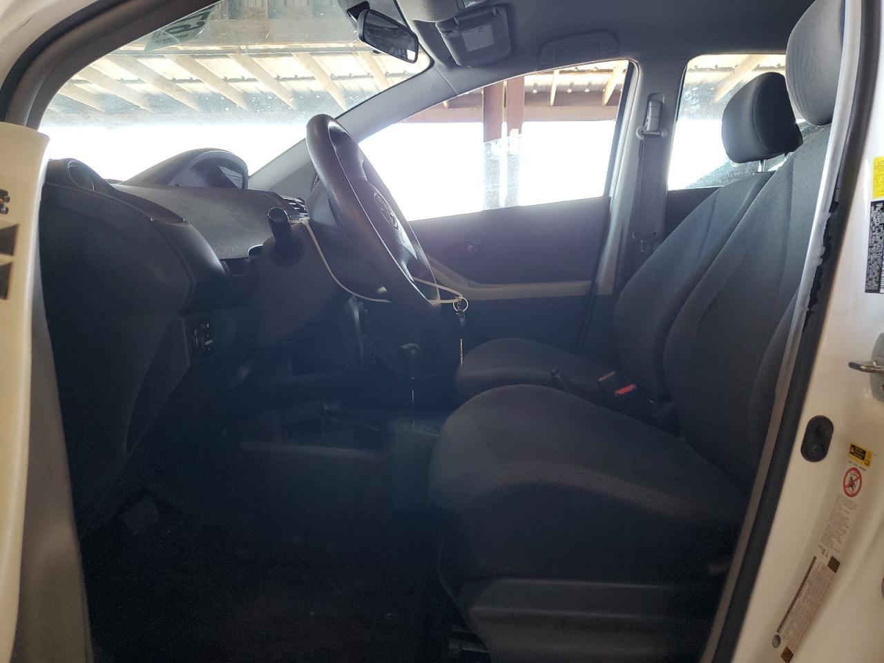 2011 Toyota Yaris - Фото 7