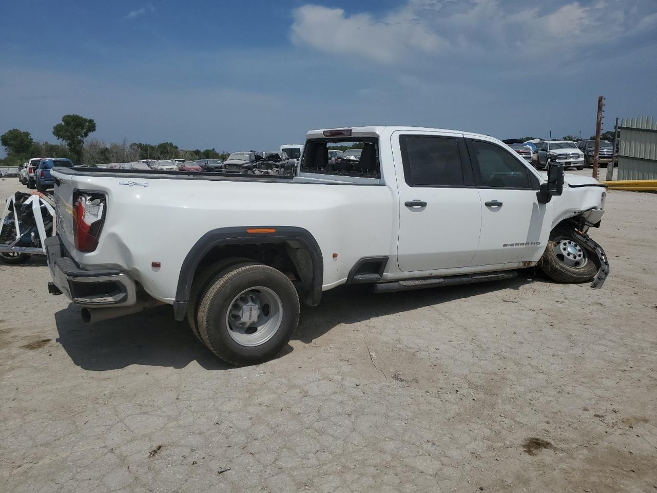 2024 GMC Sierra K3500 - Фото 3