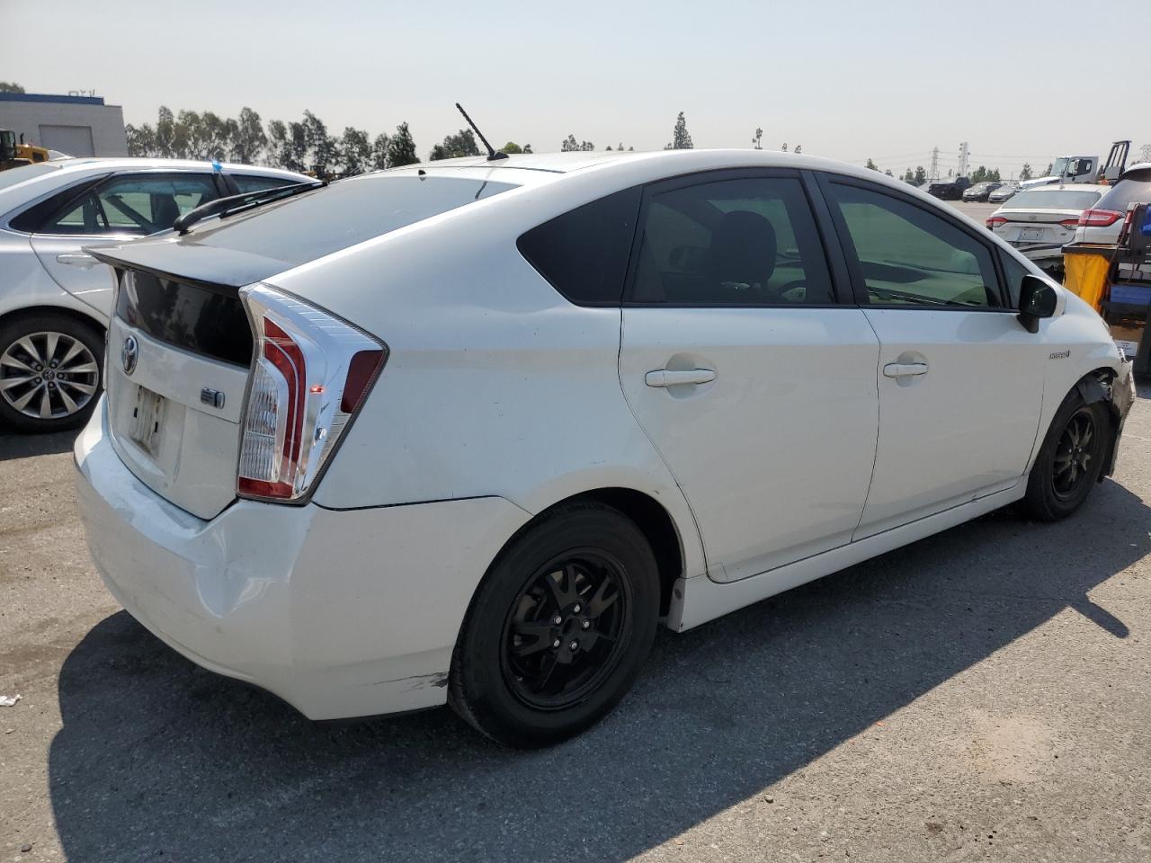 2015 Toyota Prius - Фото 3