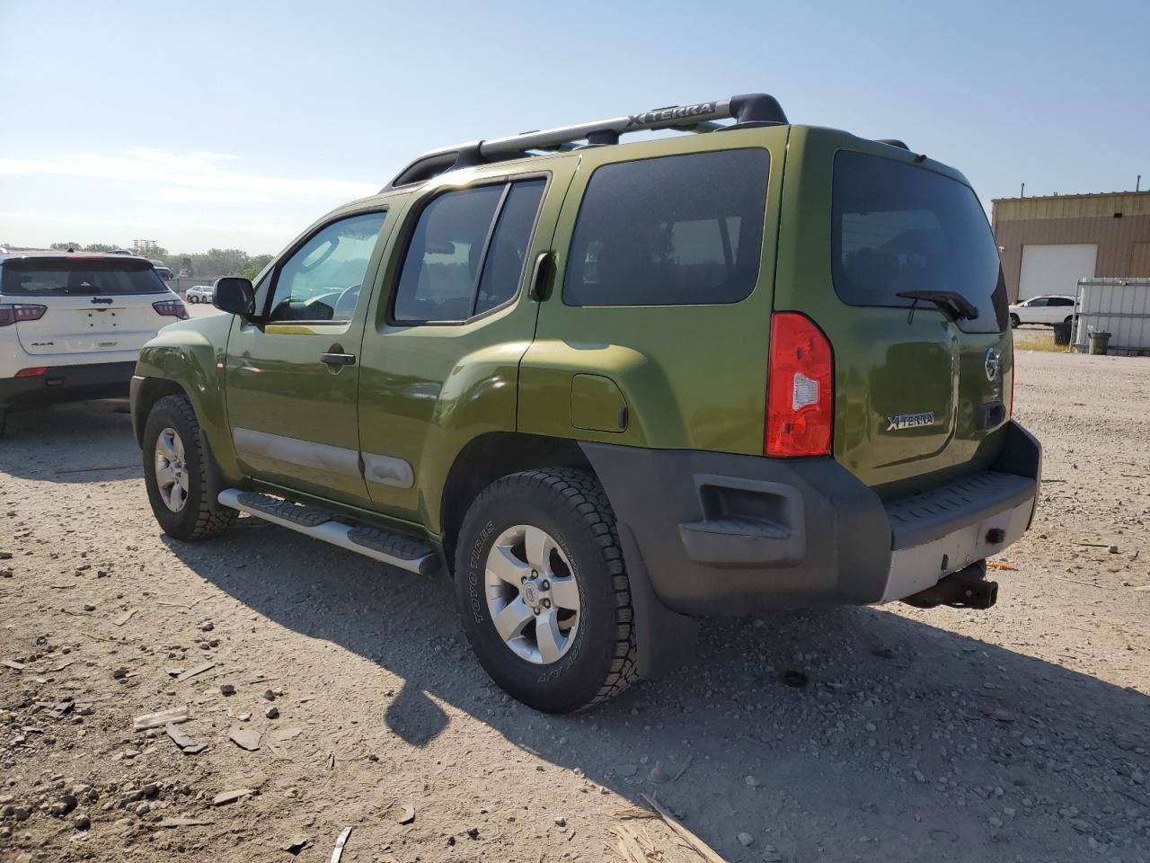 2011 Nissan Xterra Off Road - Фото 2