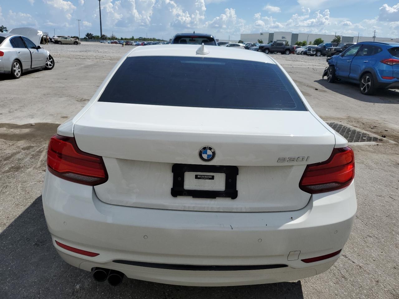 2019 BMW 230I - Фото 6