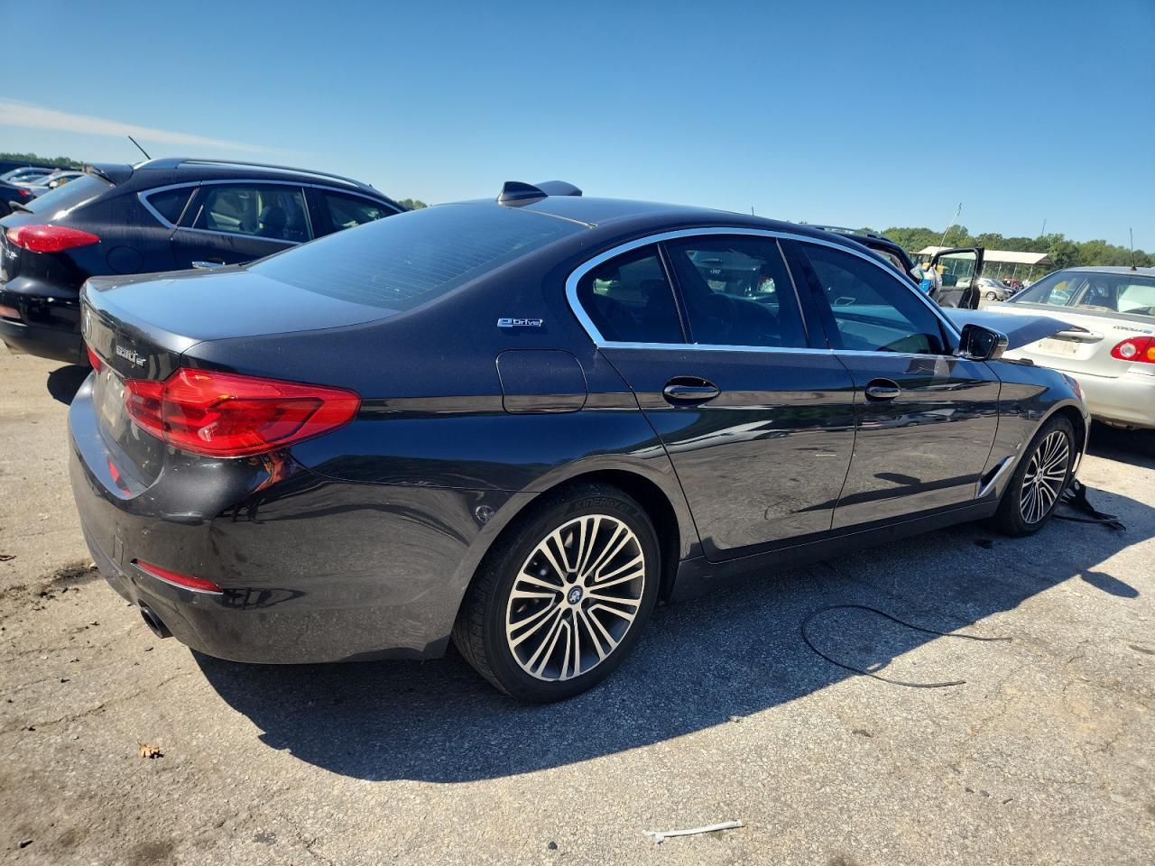 2019 BMW 530E - Фото 3