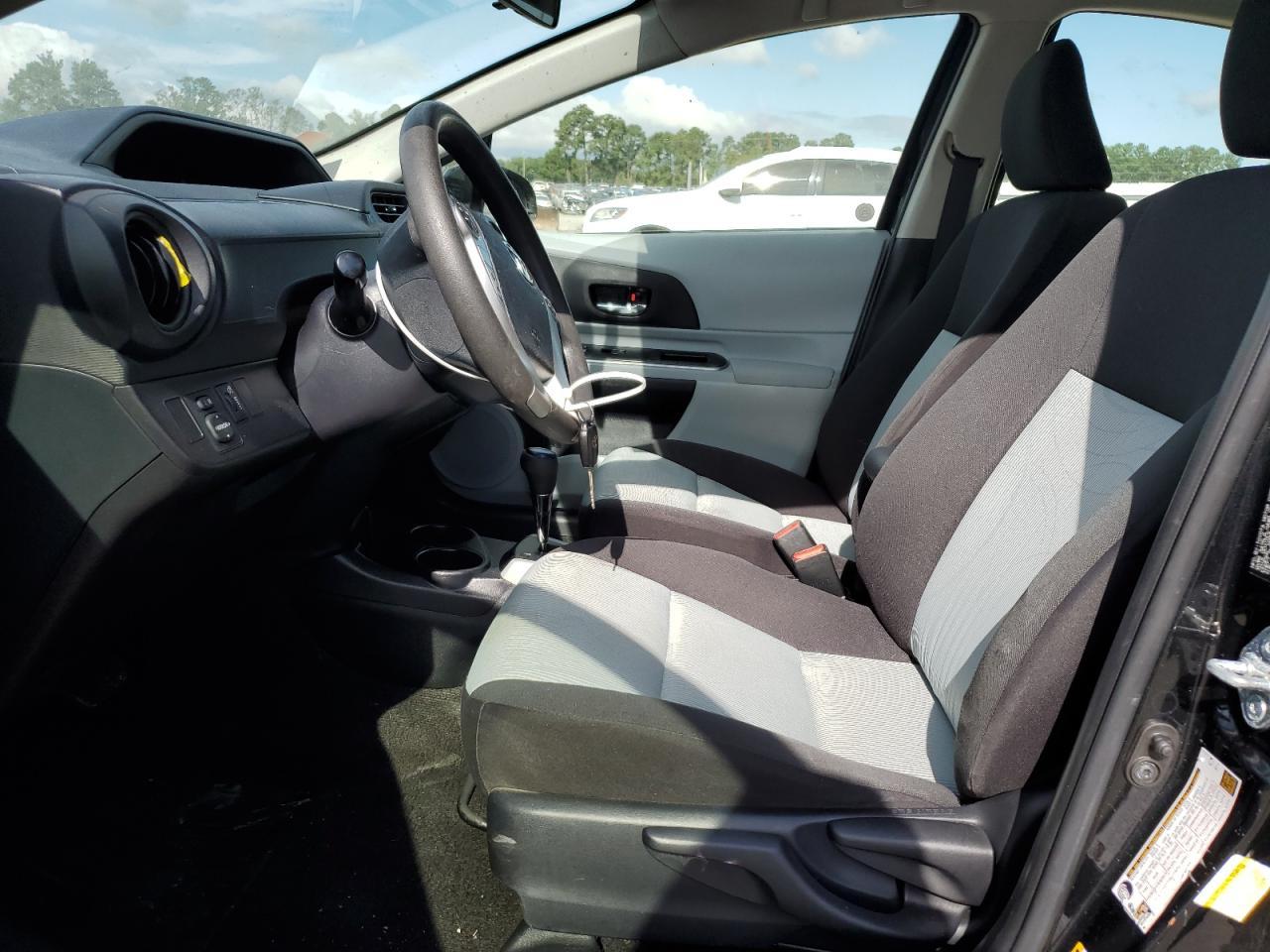 2014 Toyota Prius C - Фото 7