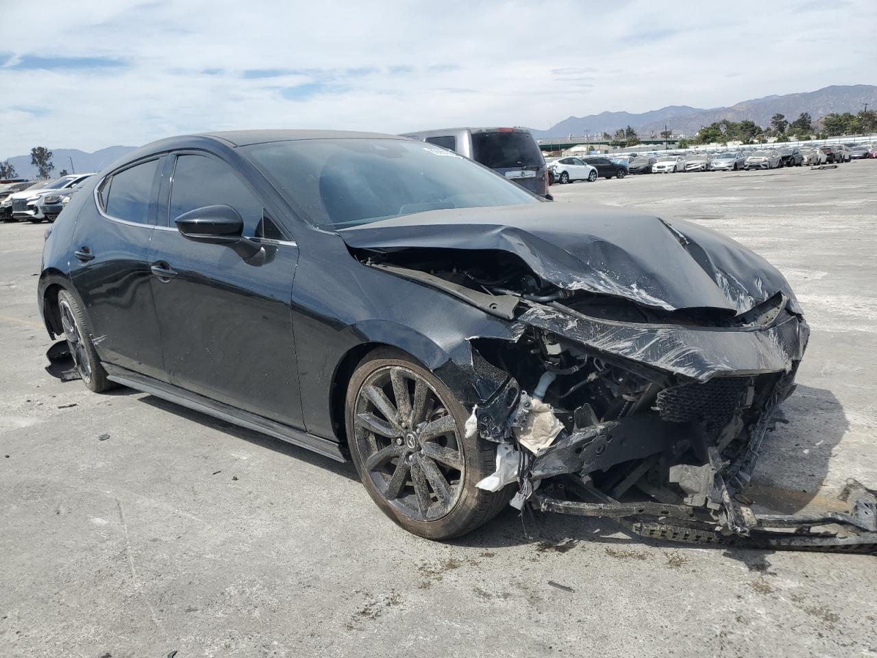 2019 Mazda 3 Premium - Image 4