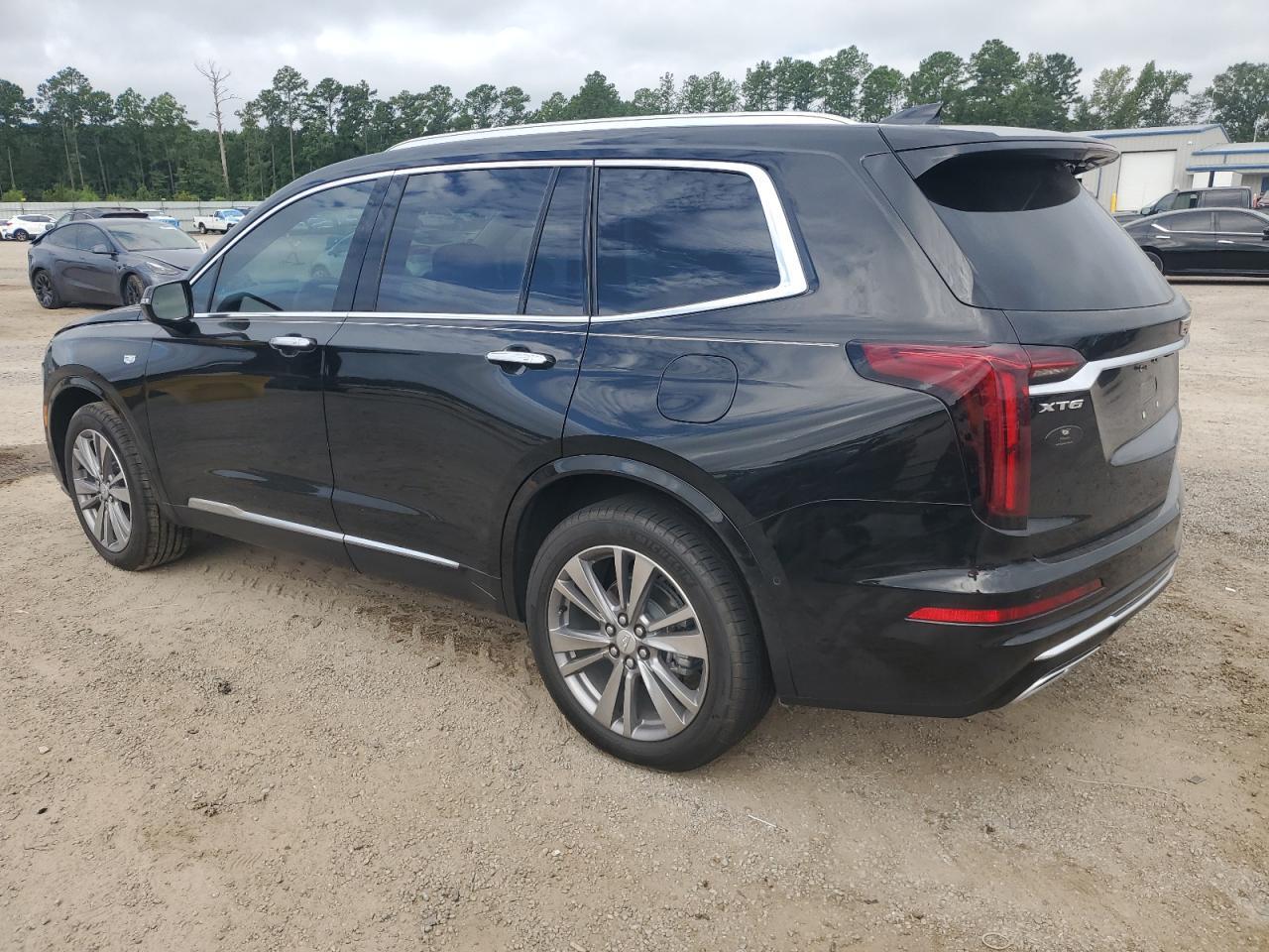 2025 Cadillac Xt6 Premium Luxury - Image 2