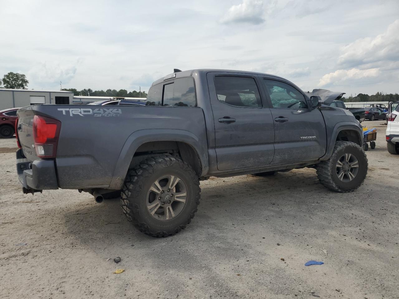2018 Toyota Tacoma Double Cab - Фото 3