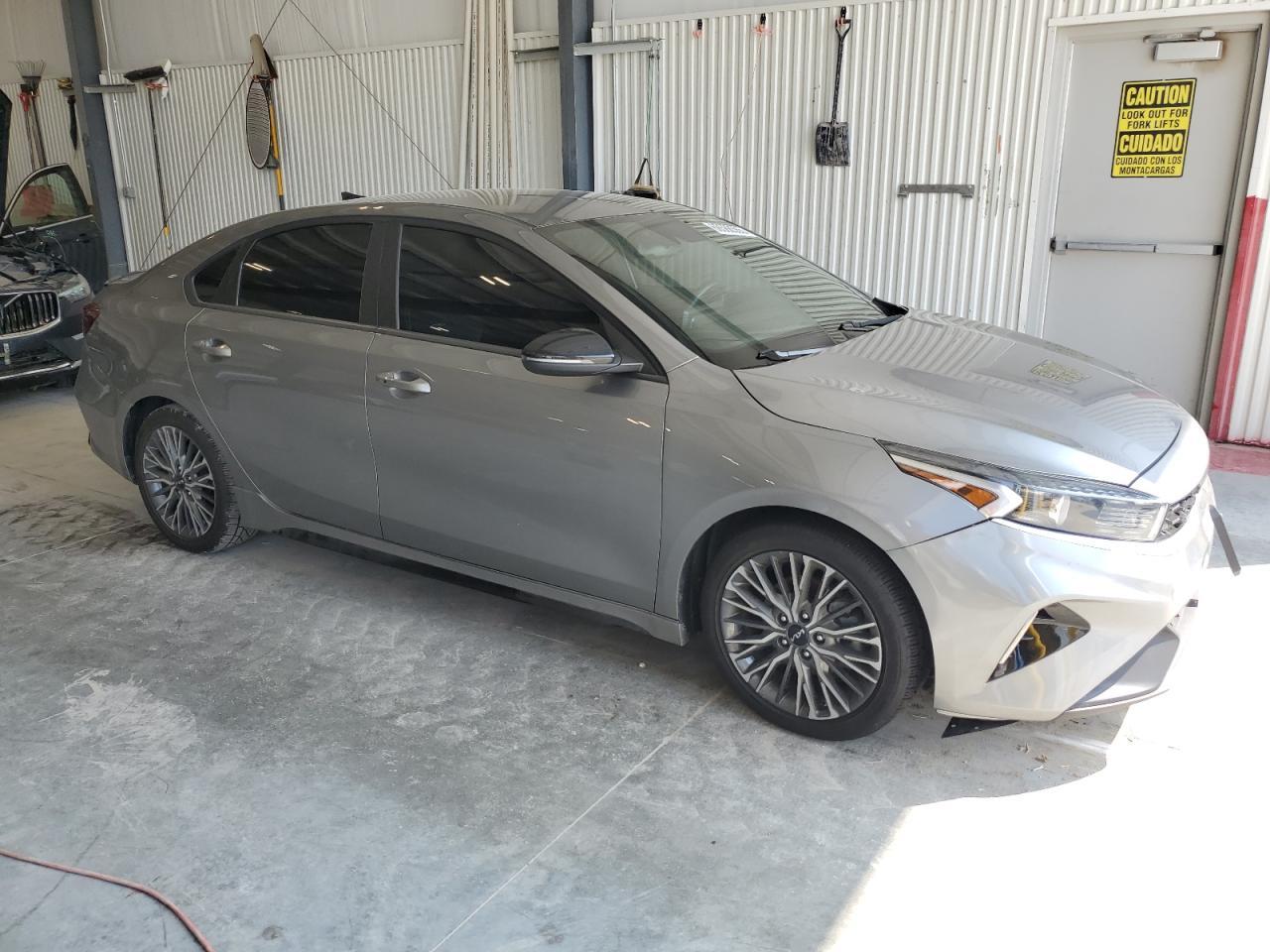 2022 Kia Forte Gt Line - Image 4