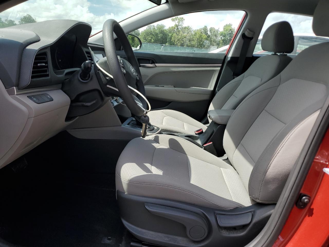 2019 Hyundai Elantra Se - Image 7
